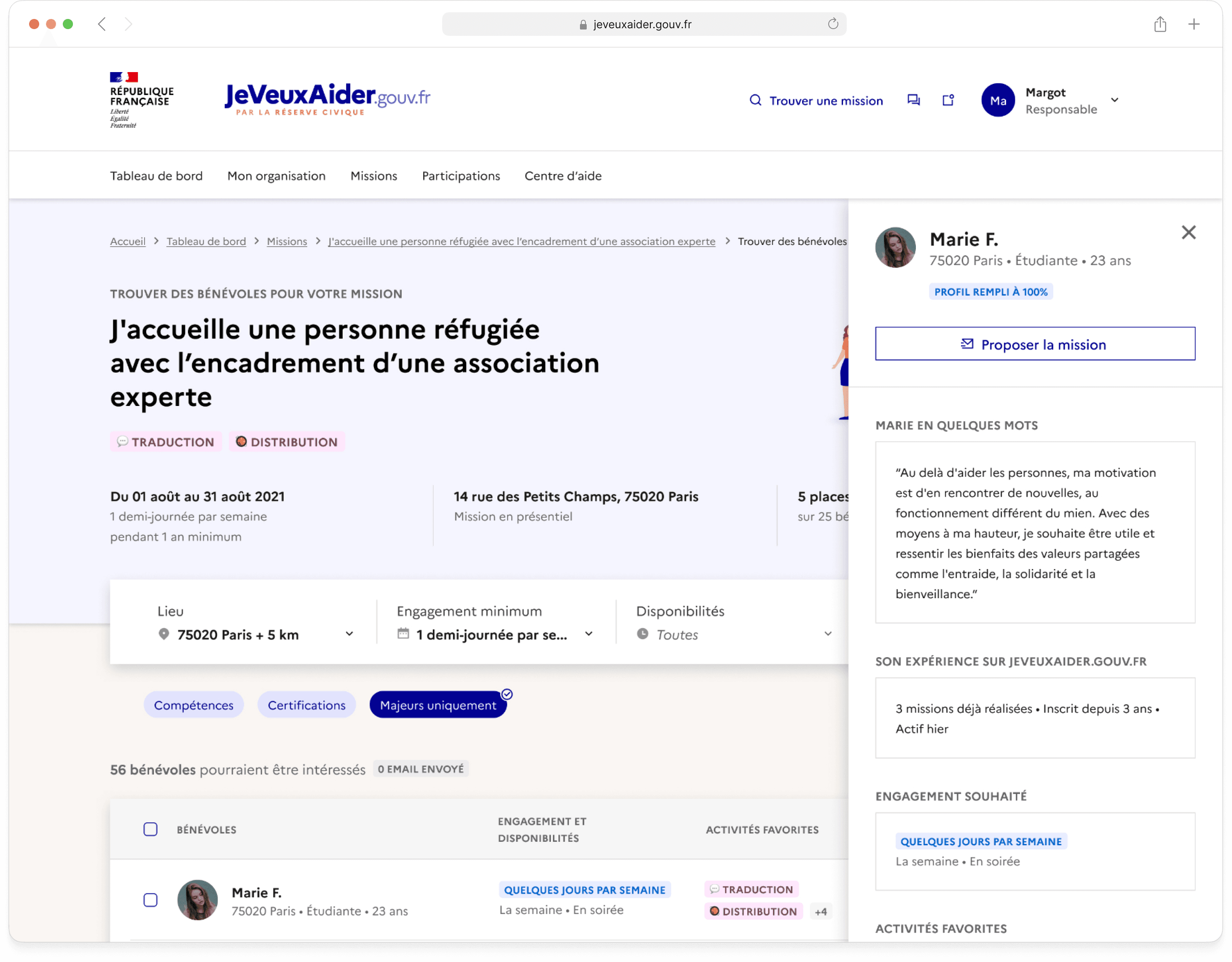 Volunteer profile card with experience, motivations and past missions